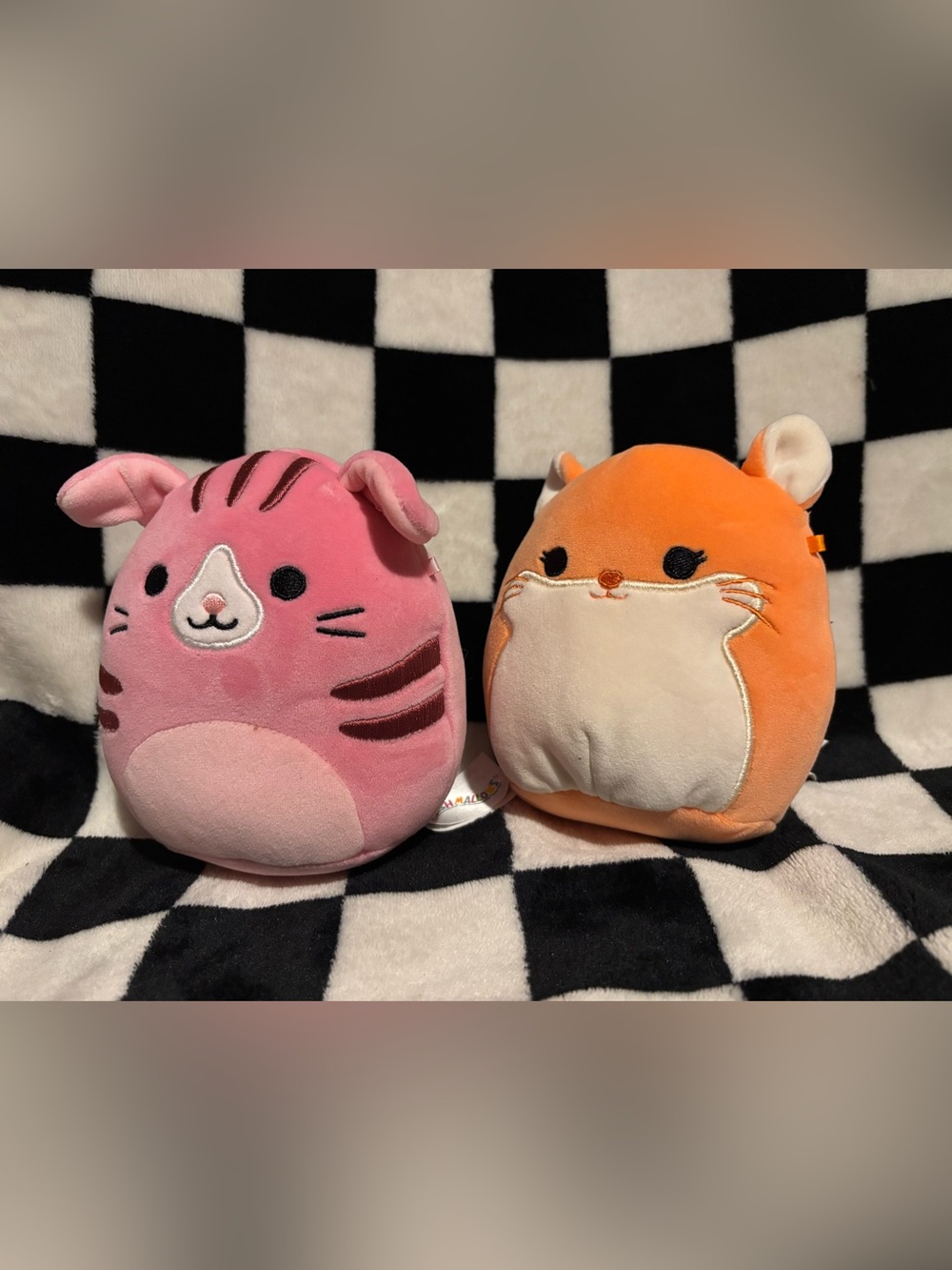 Smaller size squishmellows pink cat and orange hamster